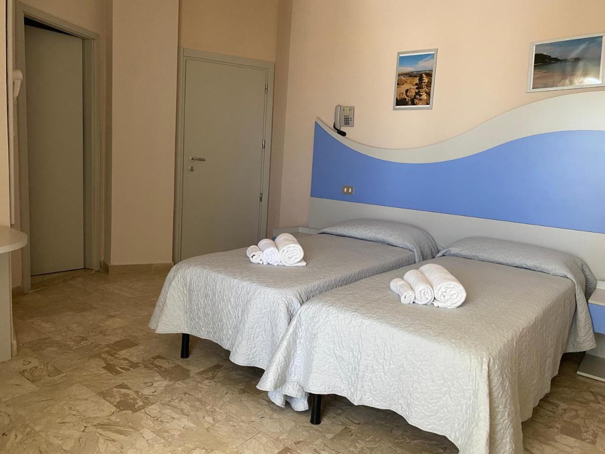 Hotel Moderno - Bed & Breakfast Cervia Kültér fotó