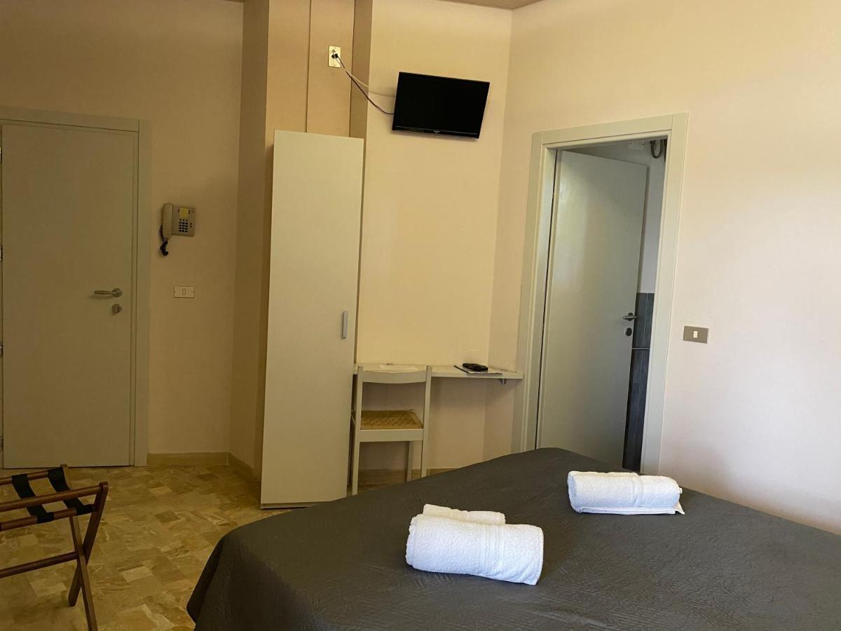 Hotel Moderno - Bed & Breakfast Cervia Kültér fotó