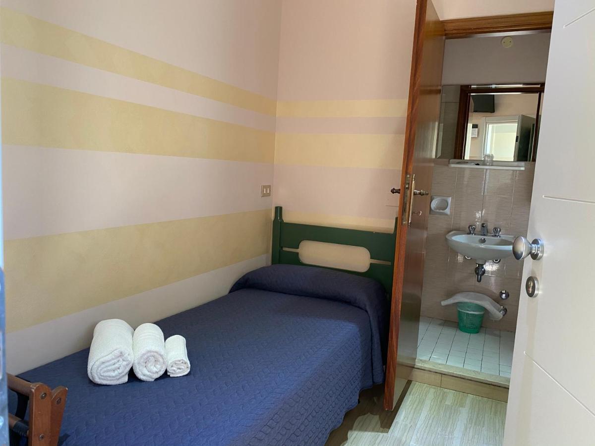 Hotel Moderno - Bed & Breakfast Cervia Kültér fotó