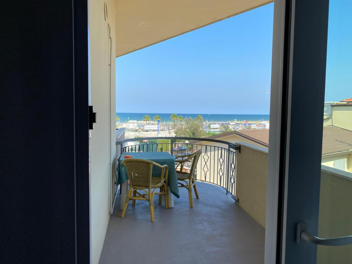 Hotel Moderno - Bed & Breakfast Cervia Kültér fotó