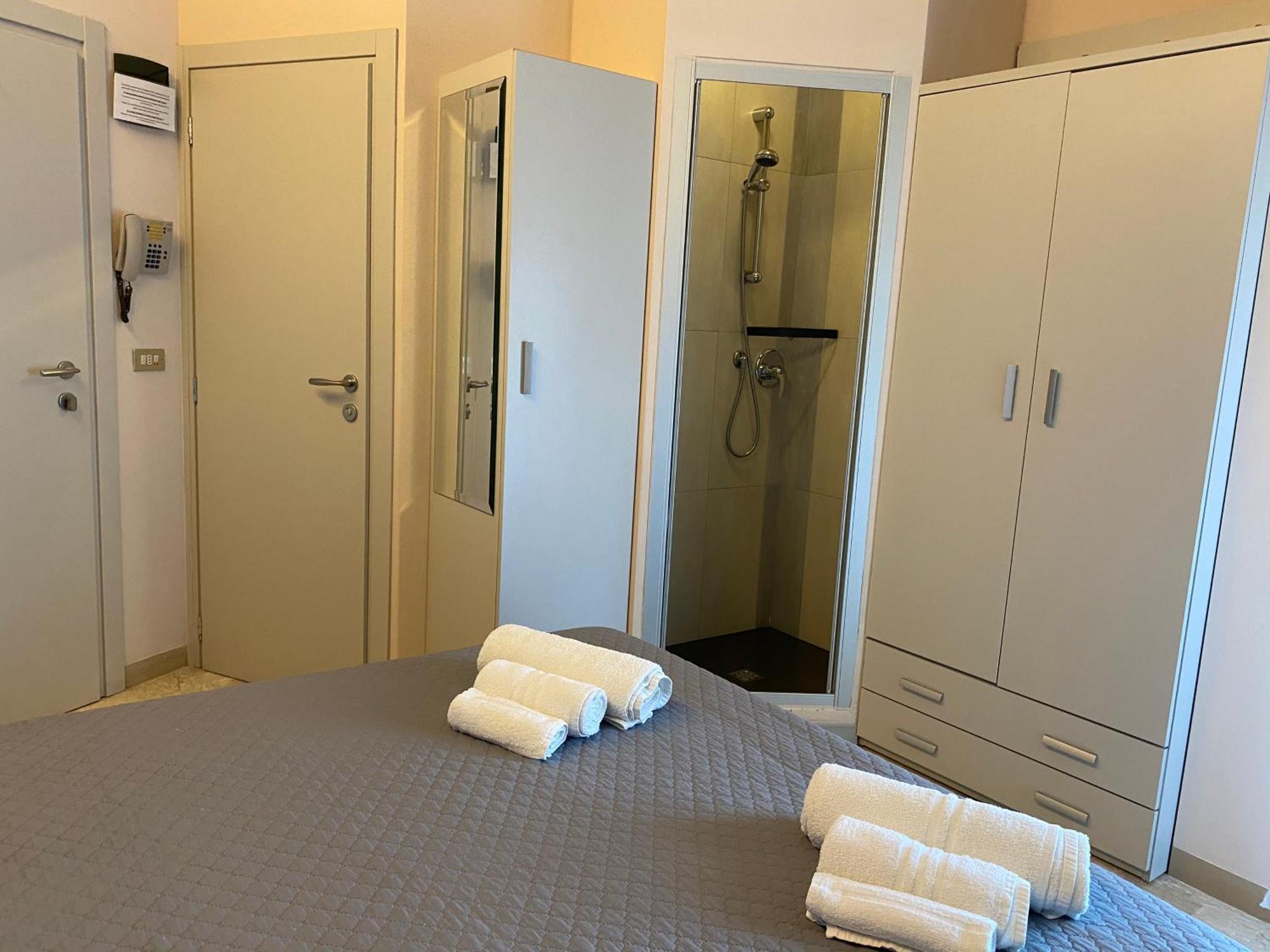 Hotel Moderno - Bed & Breakfast Cervia Kültér fotó