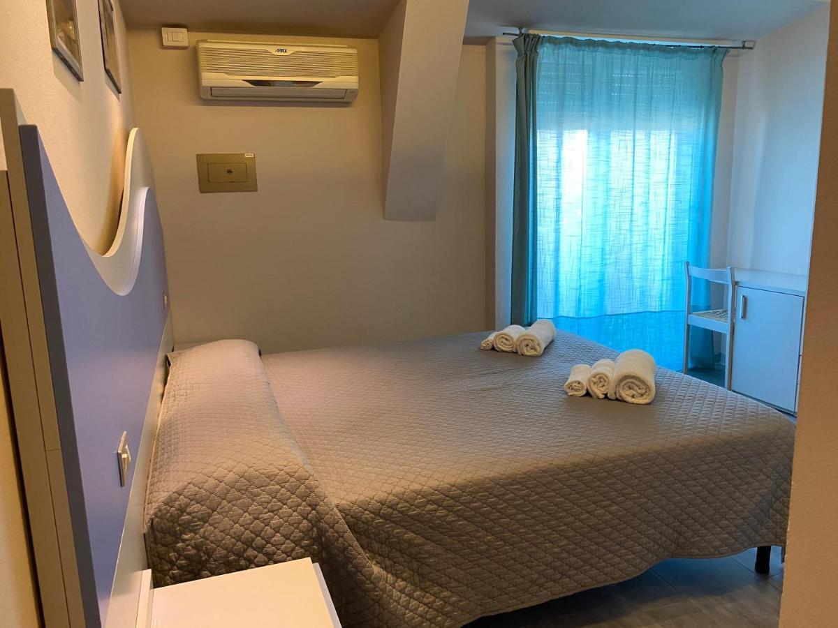 Hotel Moderno - Bed & Breakfast Cervia Kültér fotó