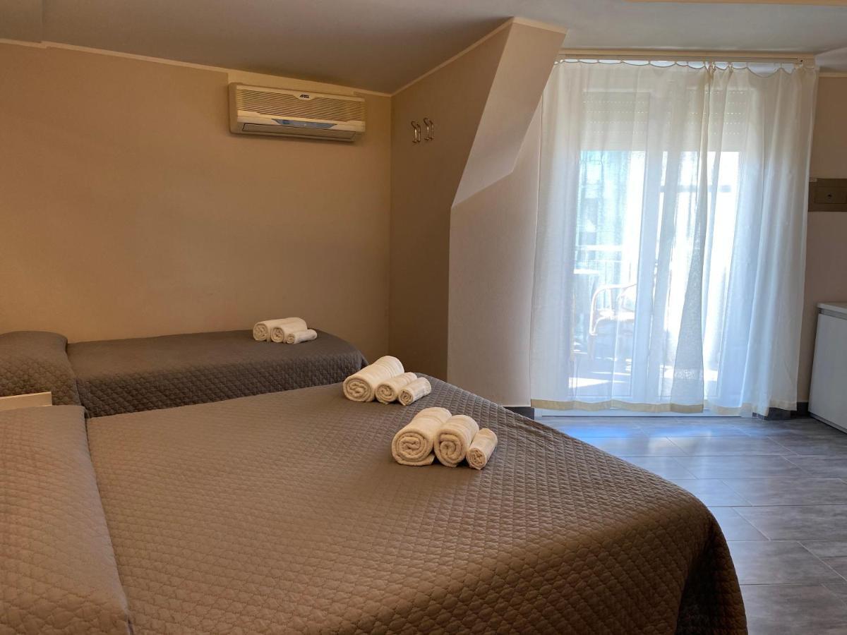 Hotel Moderno - Bed & Breakfast Cervia Kültér fotó