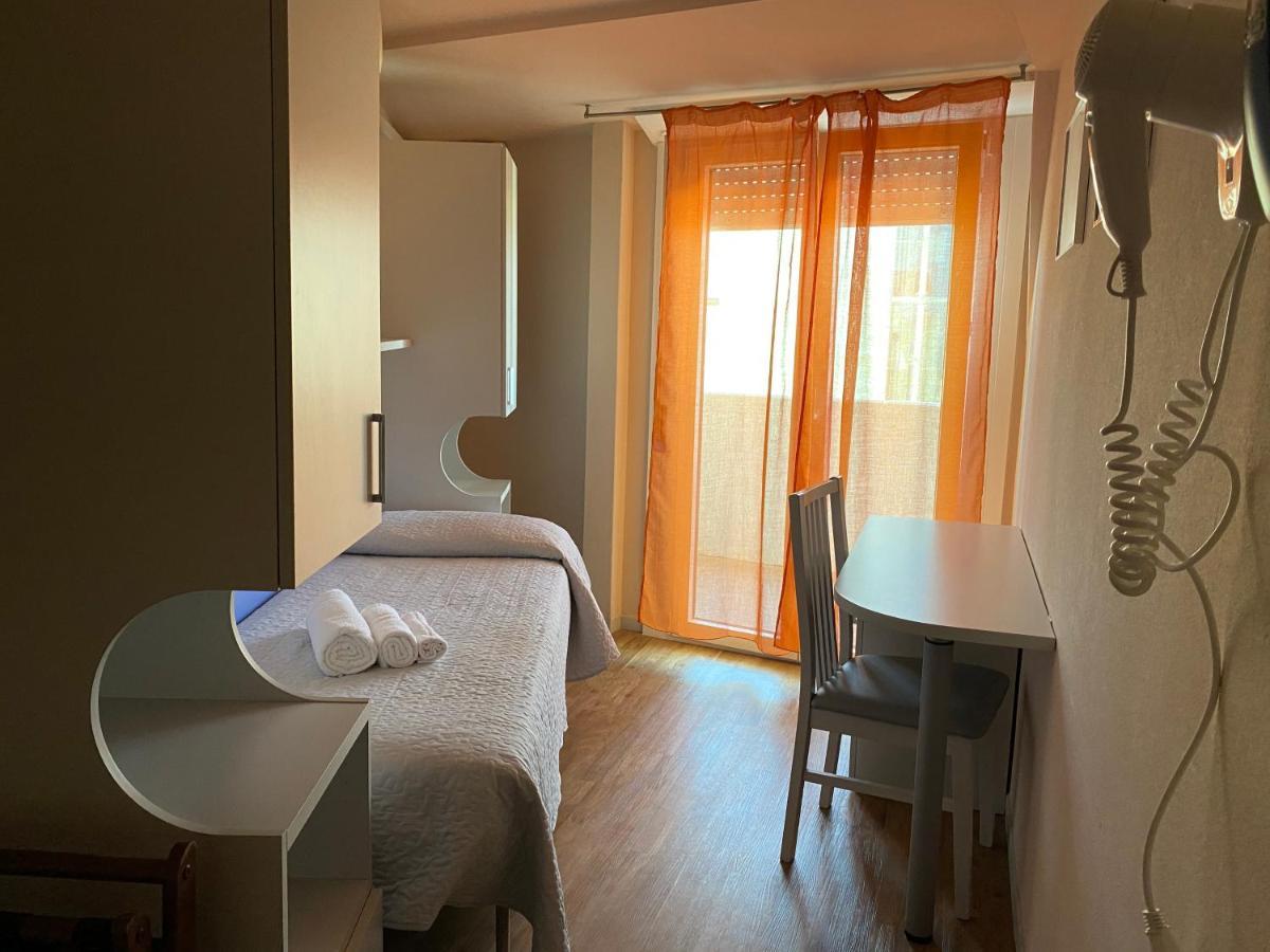 Hotel Moderno - Bed & Breakfast Cervia Kültér fotó