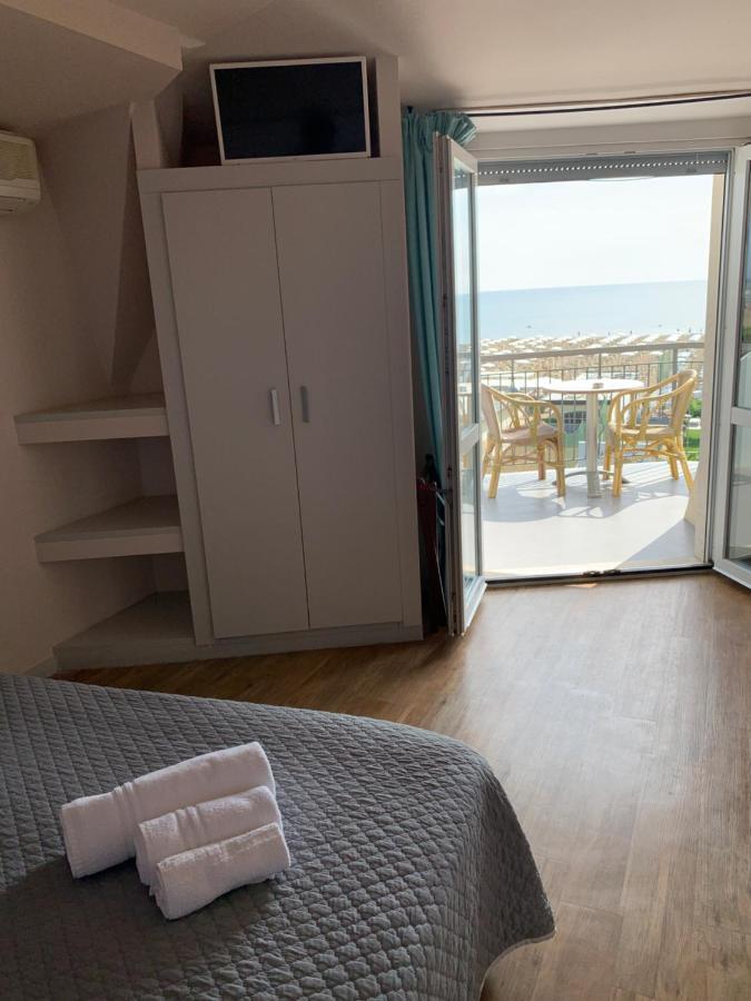 Hotel Moderno - Bed & Breakfast Cervia Kültér fotó