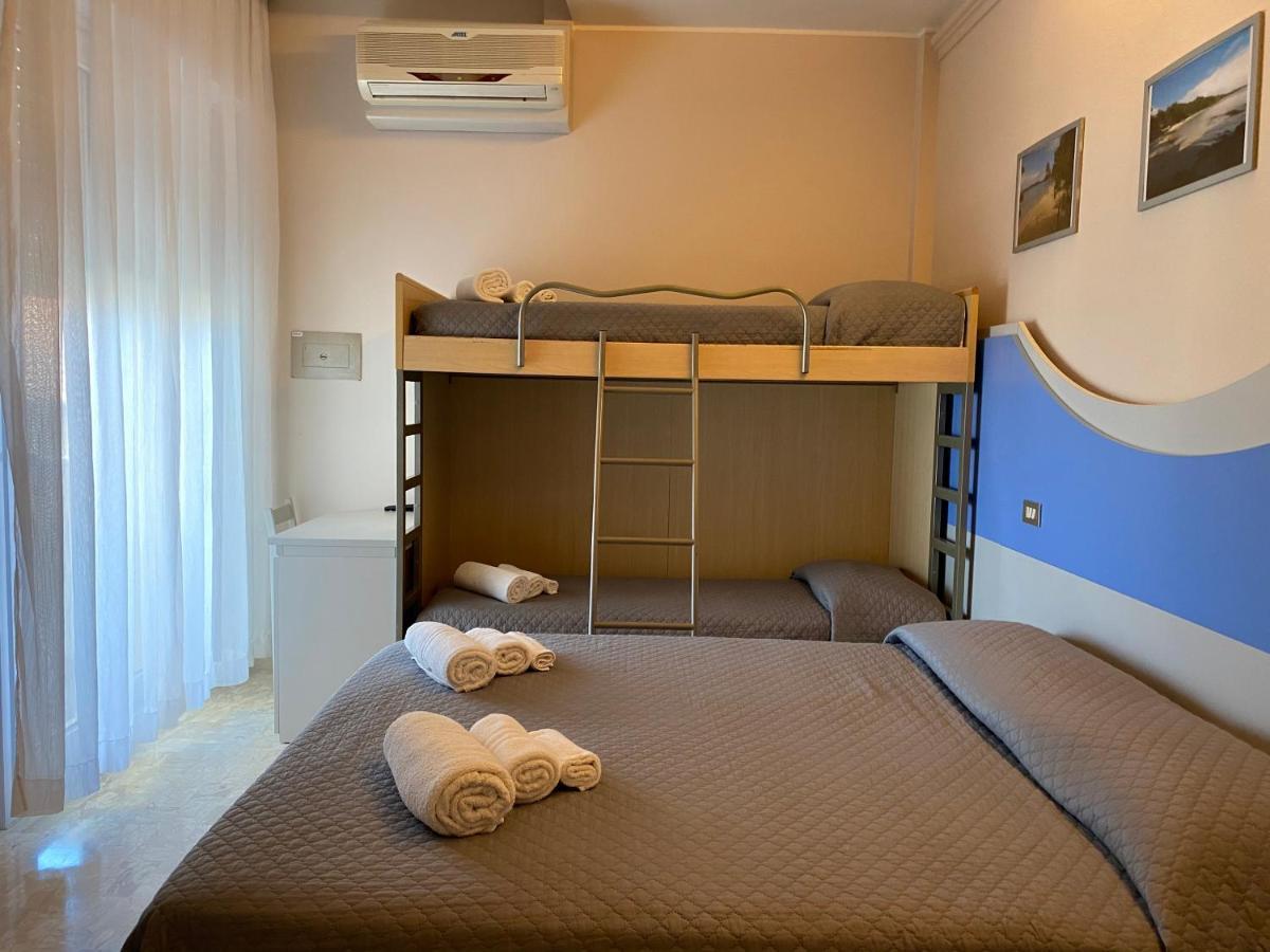 Hotel Moderno - Bed & Breakfast Cervia Kültér fotó