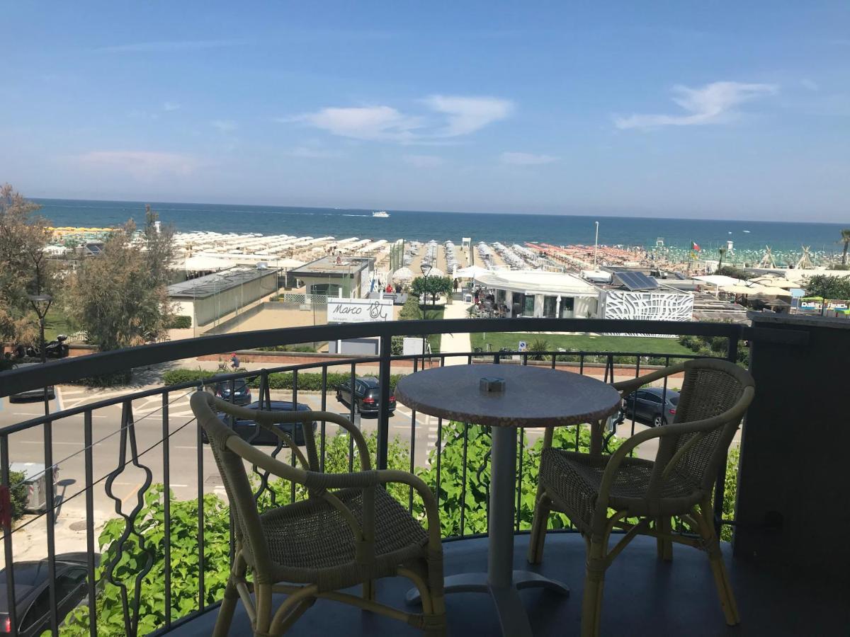 Hotel Moderno - Bed & Breakfast Cervia Kültér fotó