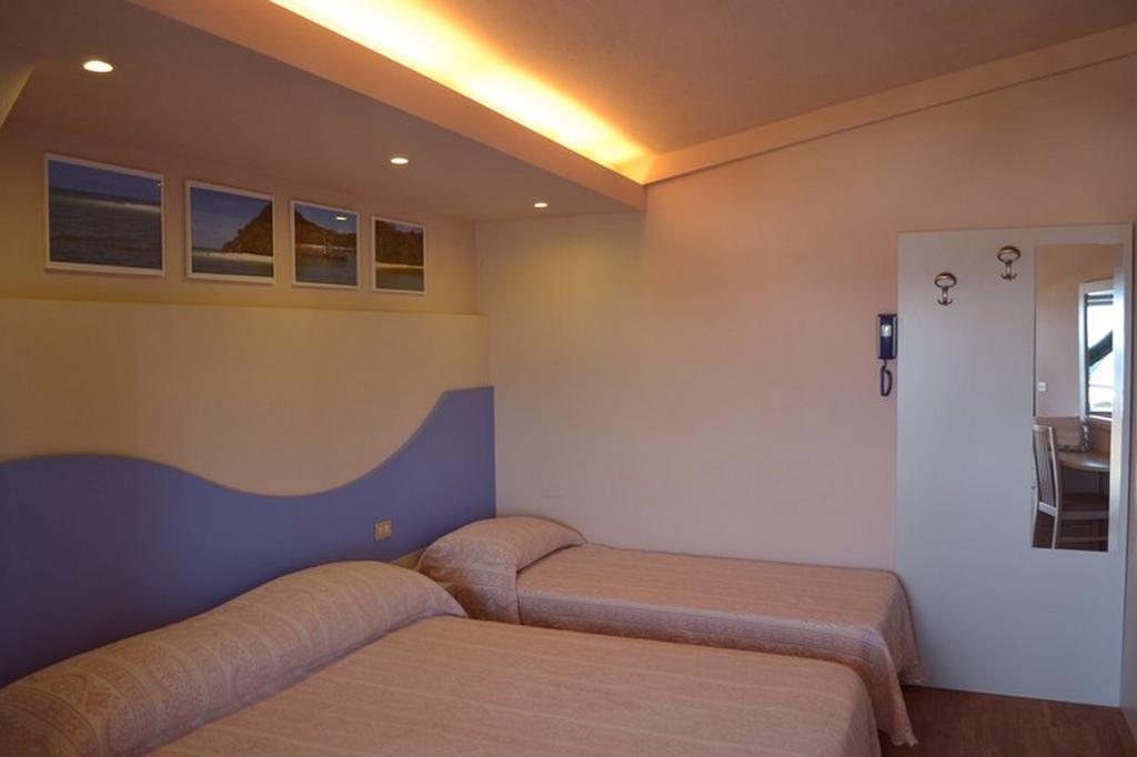 Hotel Moderno - Bed & Breakfast Cervia Szoba fotó