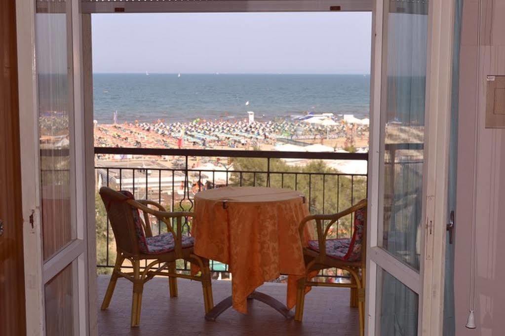 Hotel Moderno - Bed & Breakfast Cervia Kültér fotó