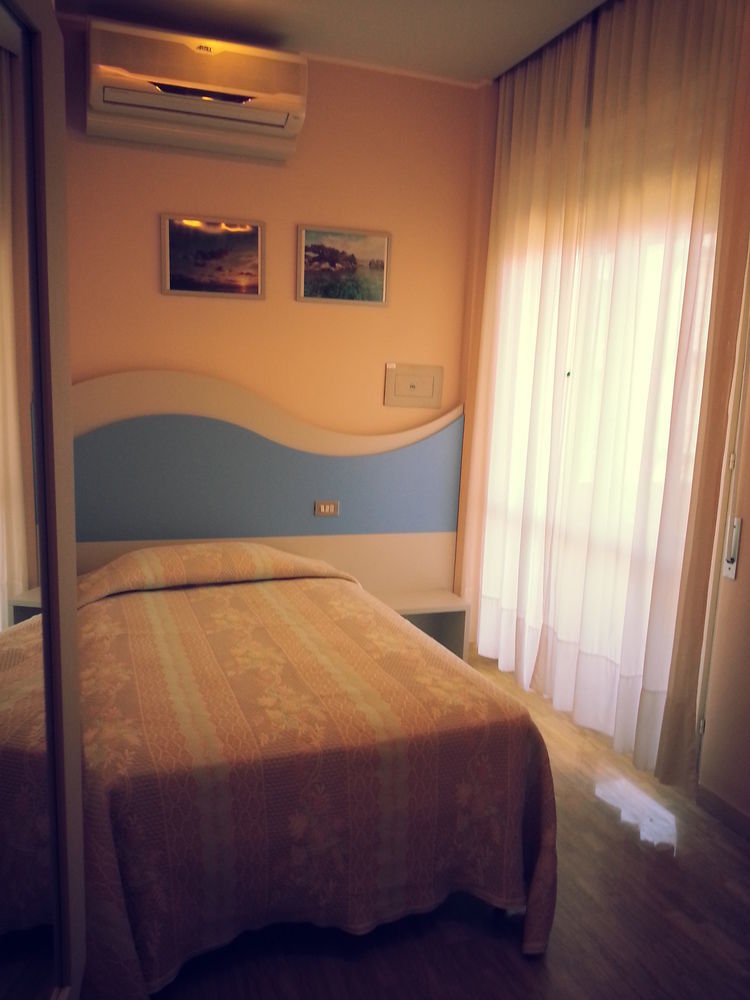 Hotel Moderno - Bed & Breakfast Cervia Kültér fotó