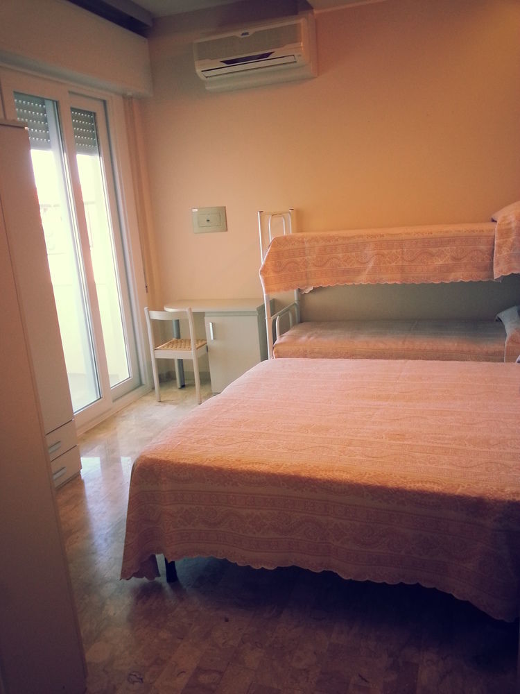 Hotel Moderno - Bed & Breakfast Cervia Kültér fotó