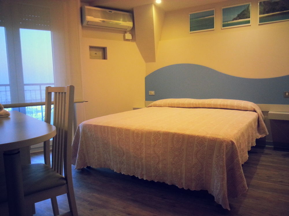 Hotel Moderno - Bed & Breakfast Cervia Kültér fotó